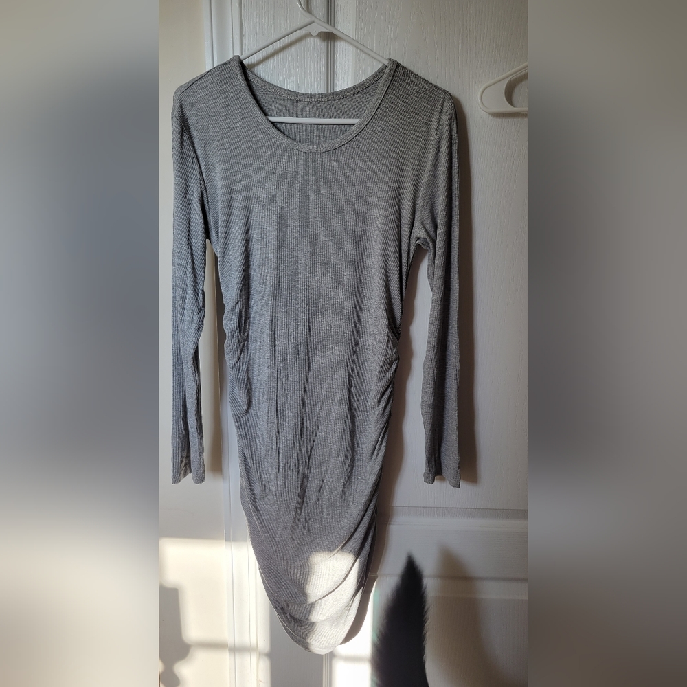 Size Large Gray long sleeved ruched - Picture 1 of 2